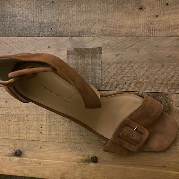 Size 9 1/2 Banana Republic Suede Brown Ankle Strap sandals - Gently worn - Picture 4 of 8
